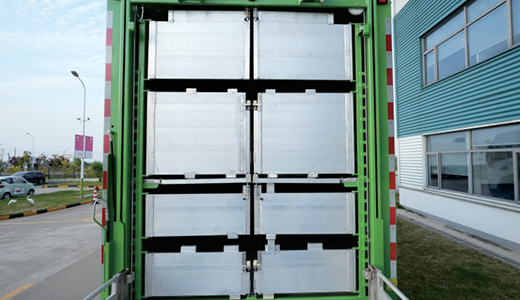 6.8-7.6米畜（雛）禽運(yùn)輸車